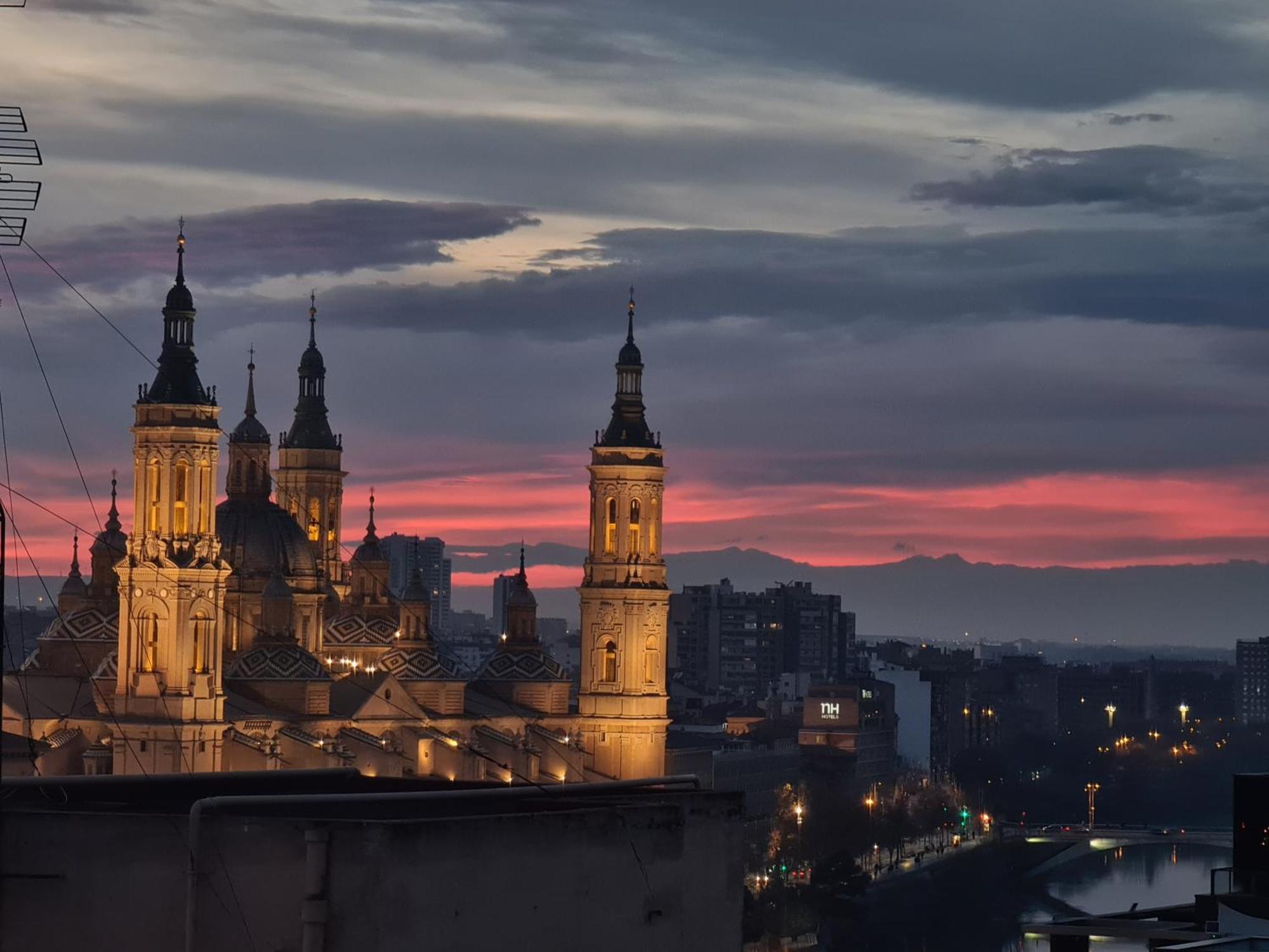 El Mirador Del Pilar - Parking Y Vistas A La Basilica Lejlighed Zaragoza Eksteriør billede